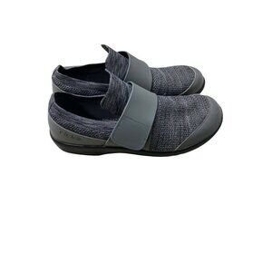 TRAQ ALEGRIA Slip-On Black Gray 42 Fabric Stretch Walking Slip Resist Comfort